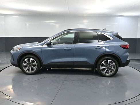 Used 2025 Ford Escape Platinum image 8