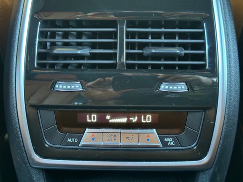 Used 2022 BMW X5 sDrive40i w/ M Sport Package RWD image 38