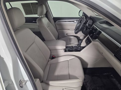 Used 2023 Volkswagen Atlas SE AWD/4WD image 32