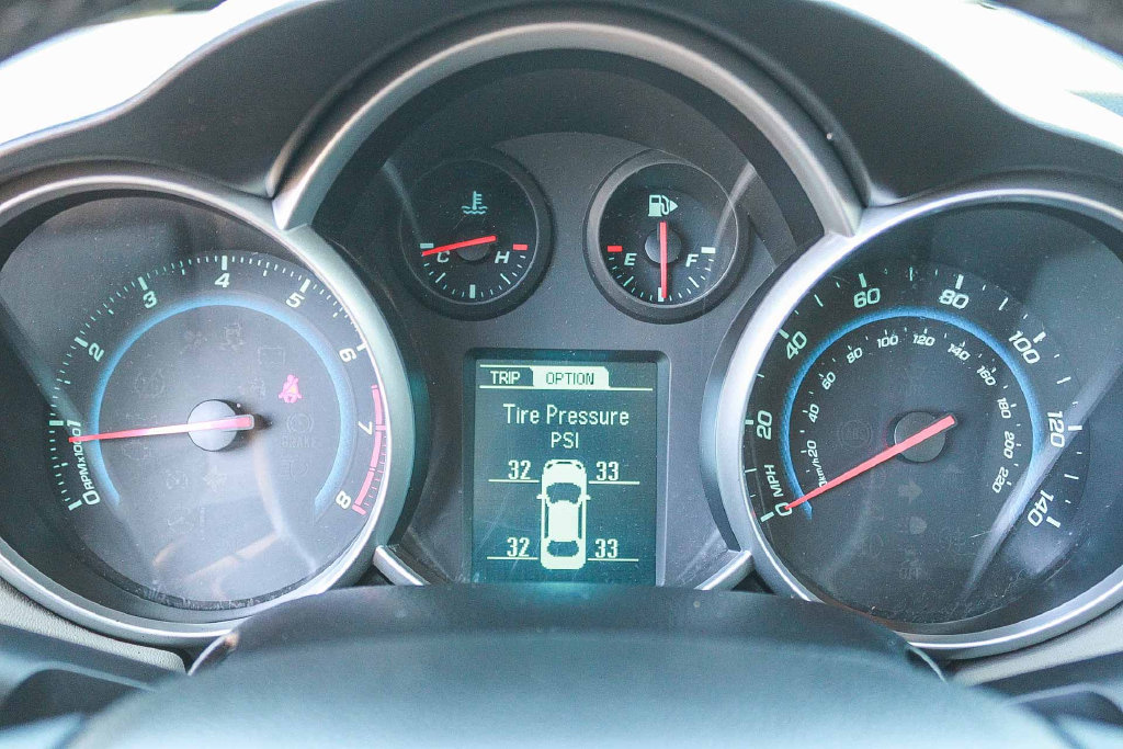 Used 2014 Chevrolet Cruze LT w/ Technology Package FWD image 23