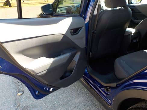 Used 2024 Subaru Crosstrek 2.0i Premium image 14