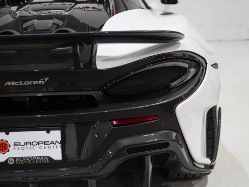 Used 2020 McLaren 600LT Spider RWD image 37