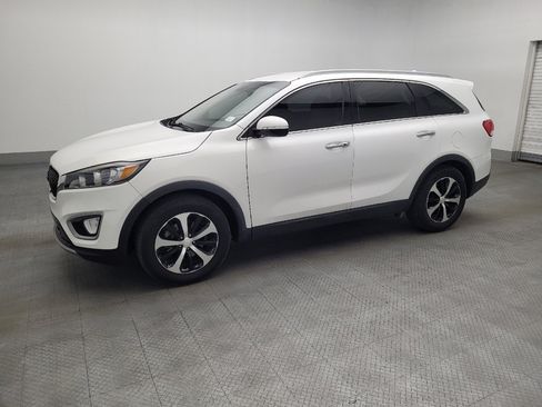 Used 2018 Kia Sorento EX image 2