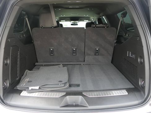 Used 2025 GMC Yukon XL Denali RWD image 21