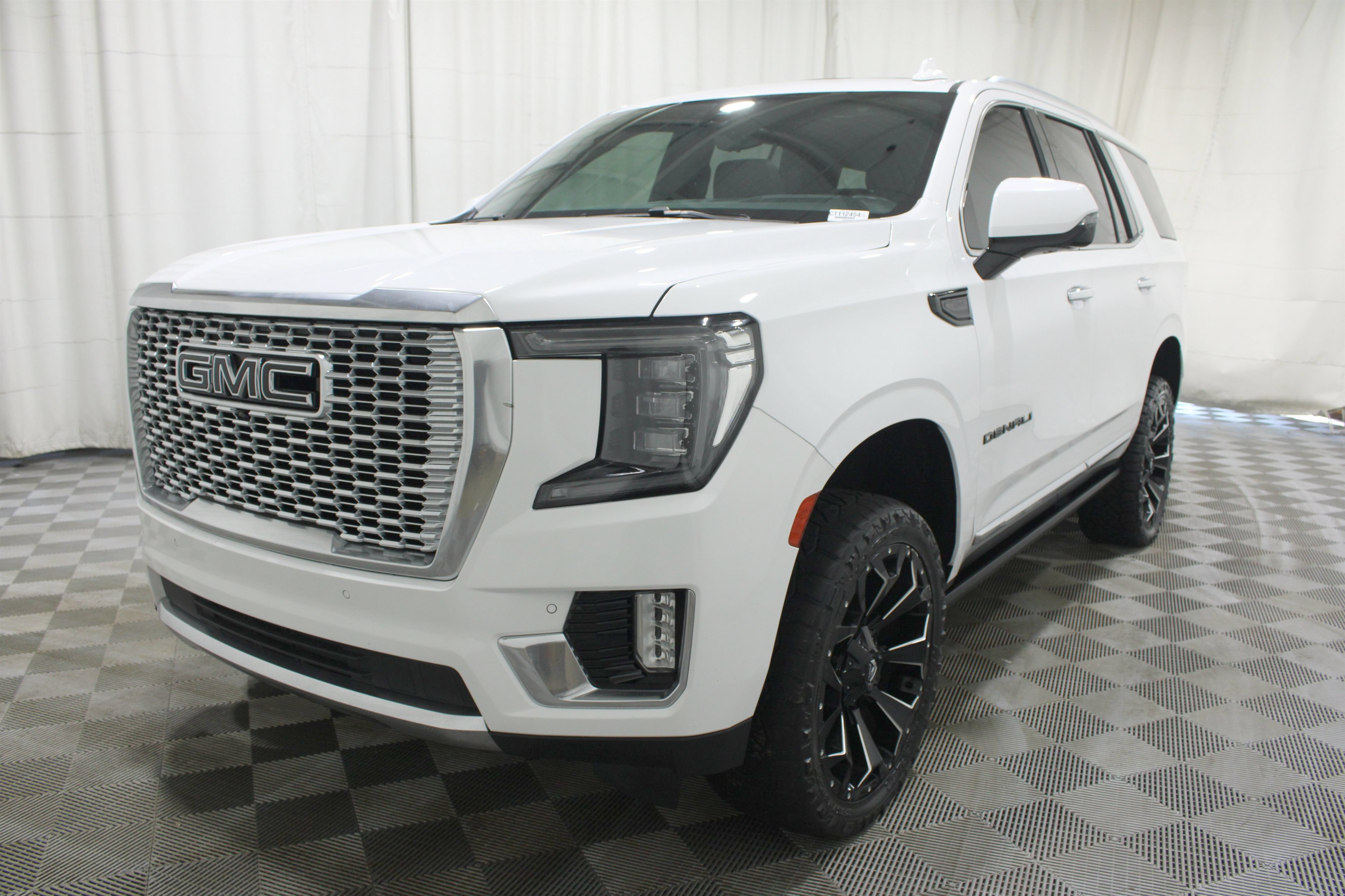 Used 2021 GMC Yukon Denali w/ Denali Ultimate Package AWD/4WD image 38