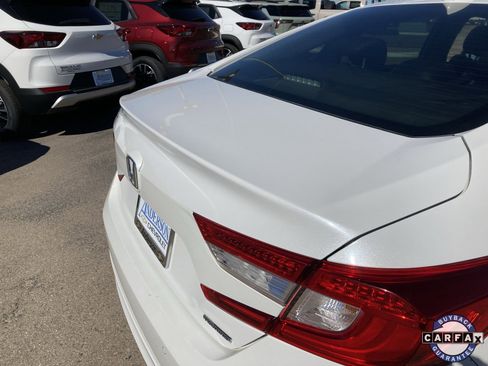 Used 2018 Honda Accord Touring image 6