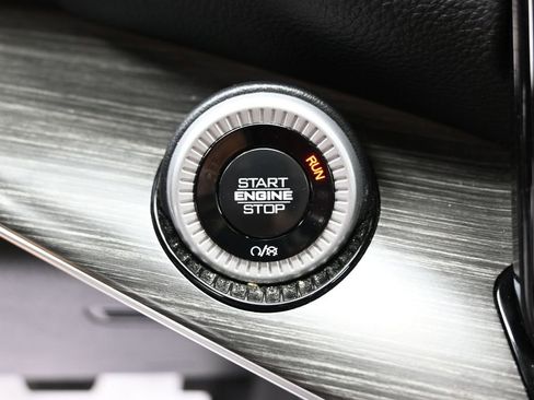 Used 2024 Jeep Wagoneer L Series II RWD image 20