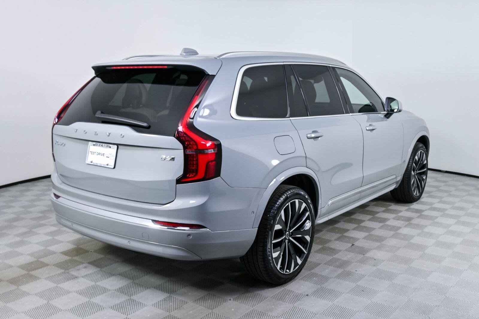 Certified 2026 Volvo XC90 B6 Plus AWD/4WD image 26
