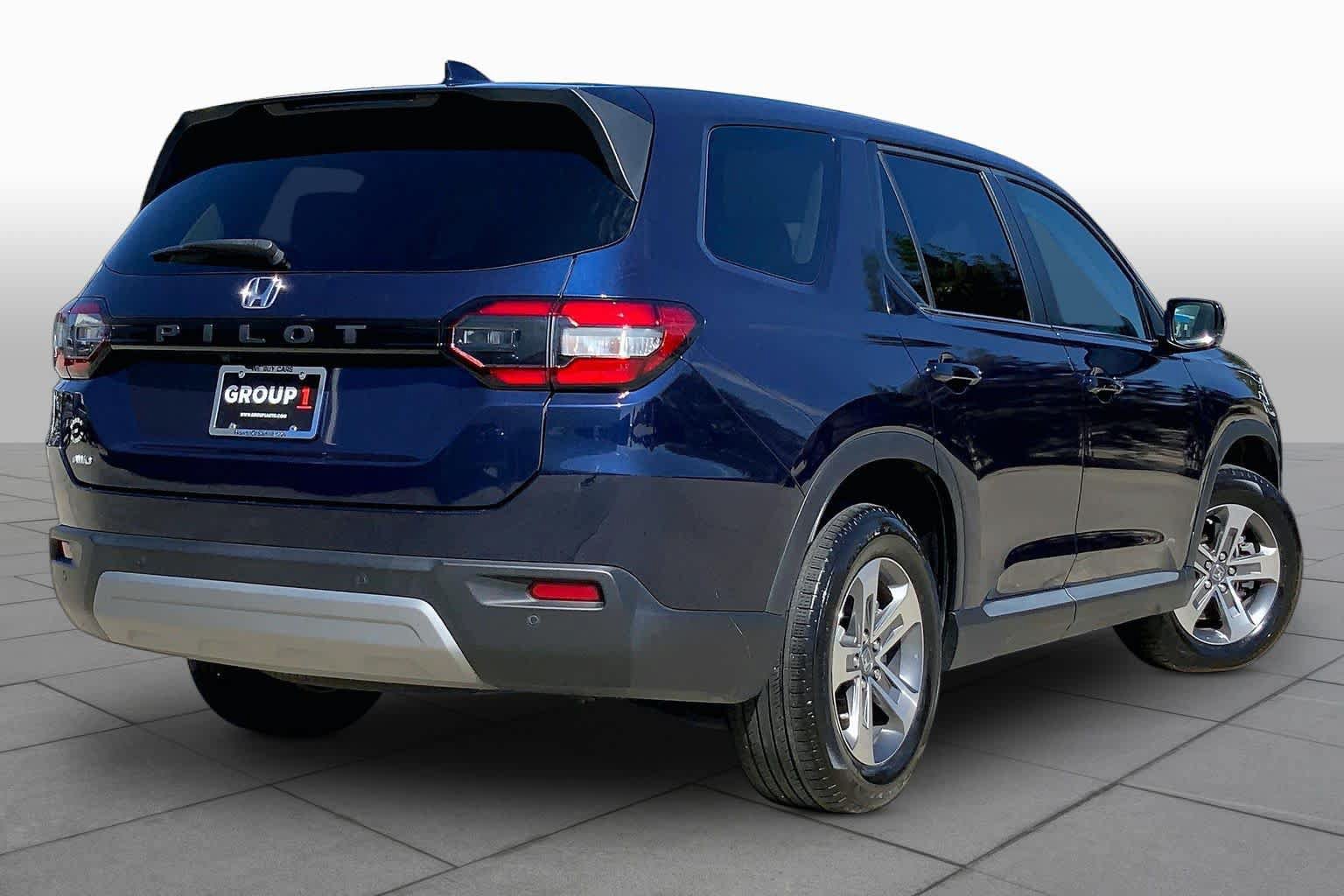 Used 2025 Honda Pilot EX-L image 13