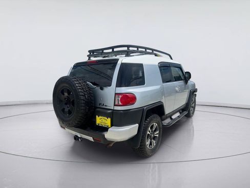 Used 2007 Toyota FJ Cruiser 4WD image 3