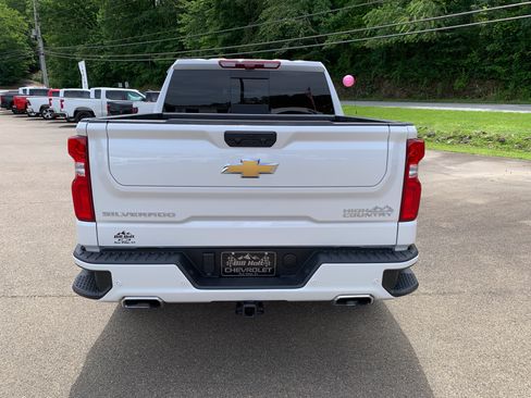 Used 2025 Chevrolet Silverado 1500 High Country AWD/4WD image 16