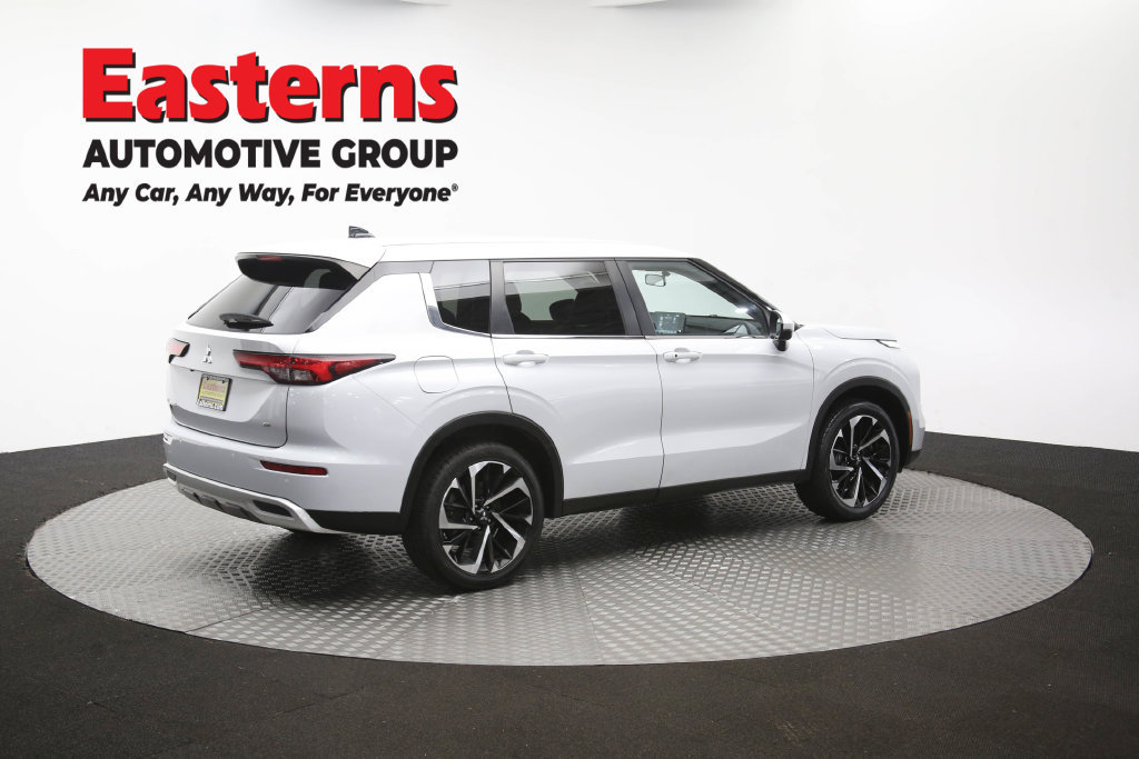 Used 2024 Mitsubishi Outlander SE AWD/4WD image 44