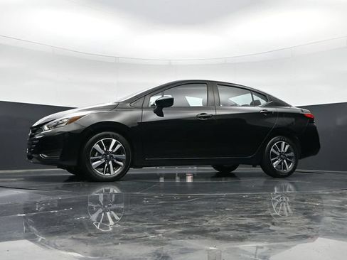 Used 2025 Nissan Versa SV FWD image 43