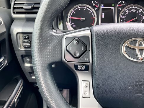 Used 2021 Toyota 4Runner Limited AWD/4WD image 10
