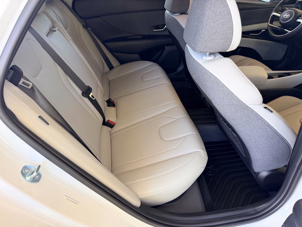 Used 2025 Hyundai Elantra Limited FWD image 35