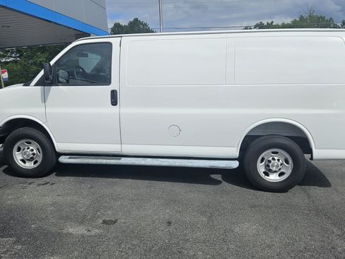 Used 2025 Chevrolet Express 2500 w/ Driver Convenience Package RWD image 2
