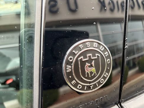 Used 2024 Volkswagen Tiguan Wolfsburg Edition w/ Panoramic Sunroof Package image 5