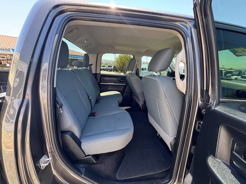 Used 2018 RAM 2500 Tradesman w/ Chrome Appearance Group AWD/4WD image 26