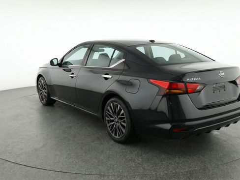 Used 2025 Nissan Altima 2.5 SV image 6