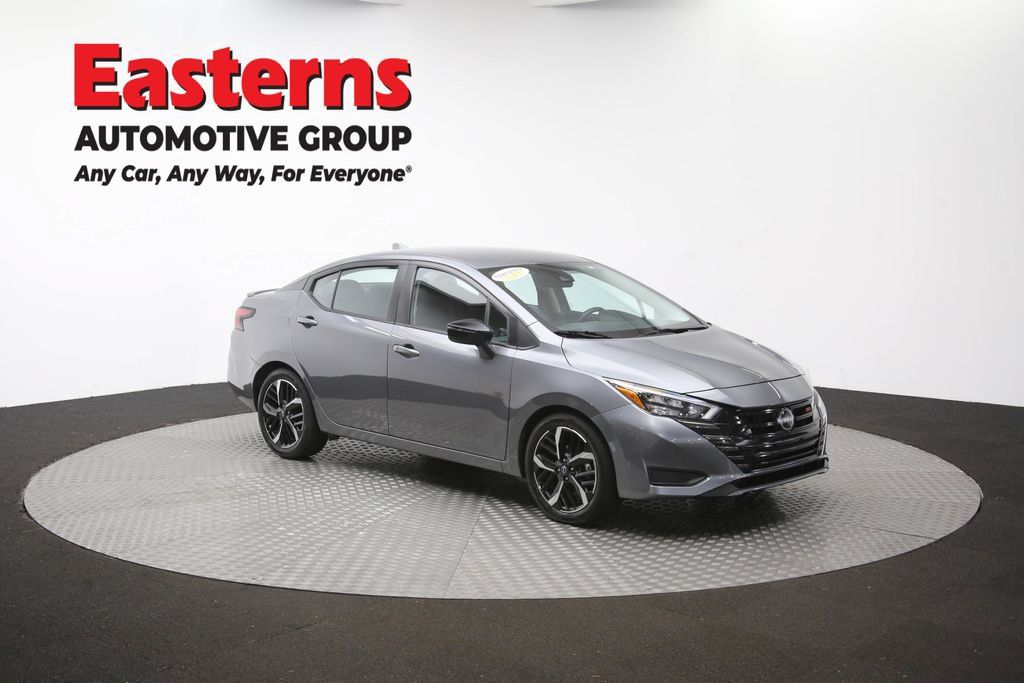 Used 2024 Nissan Versa SR FWD image 51