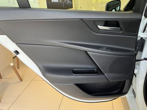 Used 2018 Jaguar XE Premium AWD/4WD image 28