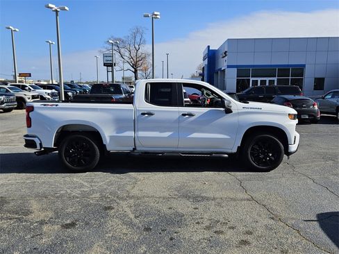Certified 2022 Chevrolet Silverado 1500 Custom w/ Safety Confidence Package image 13