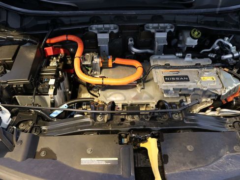 Used 2023 Nissan Ariya AWD image 45