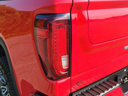 Used 2021 GMC Sierra 1500 AT4 AWD/4WD image 11