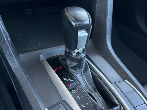 Used 2020 Honda Civic EX image 20
