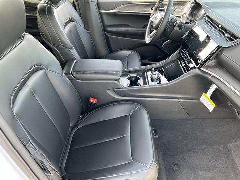 New 2026 Jeep Grand Cherokee Limited w/ Limited Altitude Package image 8