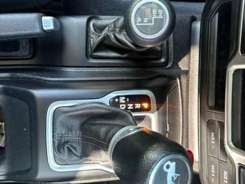 Used 2018 Jeep Wrangler Sport AWD/4WD image 24