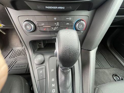 Used 2018 Ford Focus SE w/ Cold Weather Package image 15