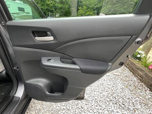 Used 2016 Honda CR-V LX image 19