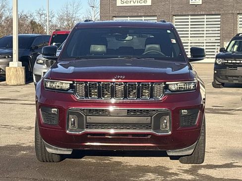 Used 2023 Jeep Grand Cherokee Overland image 2