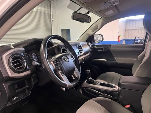 Used 2017 Toyota Tacoma SR5 image 22