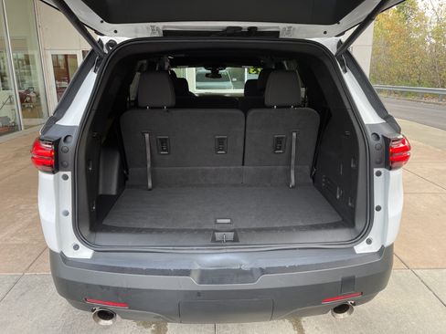 Used 2023 Chevrolet Traverse LT image 24
