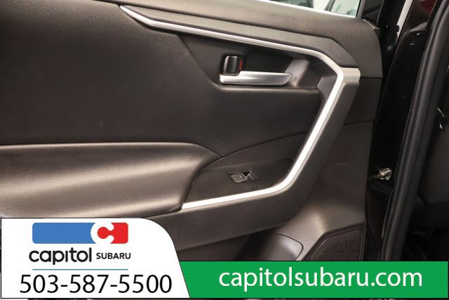 Used 2025 Toyota RAV4 XLE AWD/4WD image 29