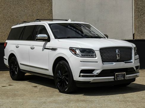 Used 2020 Lincoln Navigator Black Label w/ Cargo Convenience Package AWD/4WD image 8