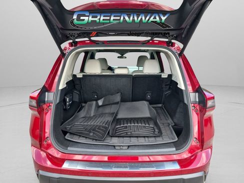 Used 2024 Nissan Rogue SV w/ SV Premium Package FWD image 5