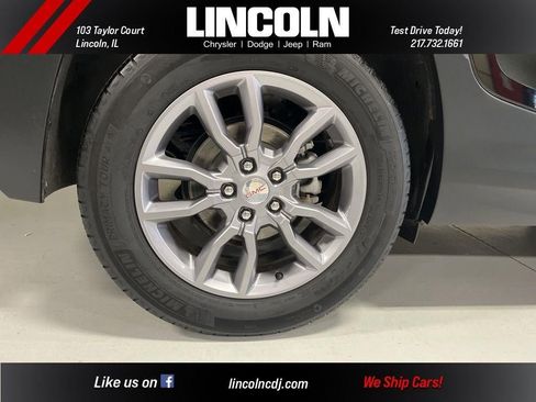 Used 2024 GMC Terrain SLT image 28