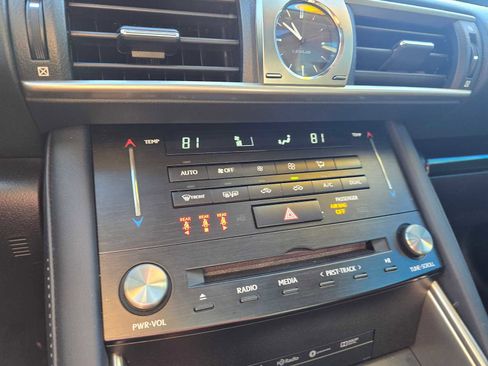 Used 2017 Lexus IS 200t image 29