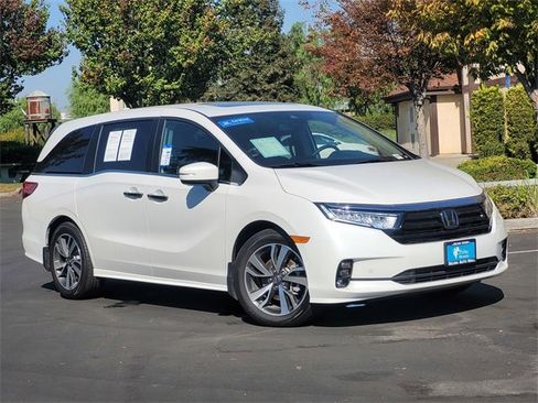 Certified 2023 Honda Odyssey Touring image 2