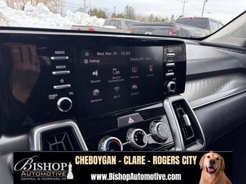 Used 2023 Kia Sorento LX AWD/4WD image 17