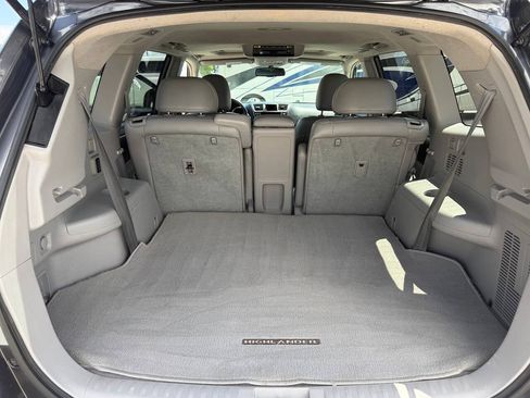 Used 2011 Toyota Highlander Limited w/ Tow Pkg AWD/4WD image 28