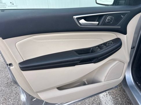 Used 2022 Ford Edge Titanium AWD/4WD image 13