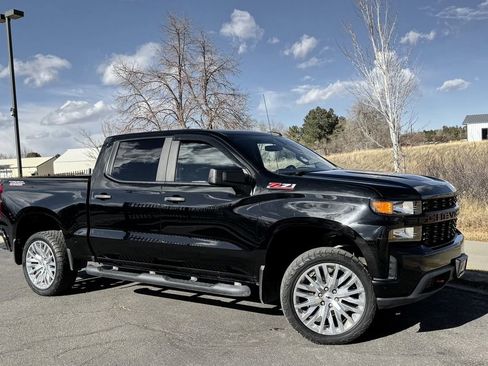 Used 2020 Chevrolet Silverado 1500 Custom Trail Boss w/ Custom Convenience Package image 2