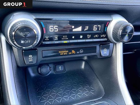 Certified 2022 Toyota RAV4 XLE AWD/4WD image 36