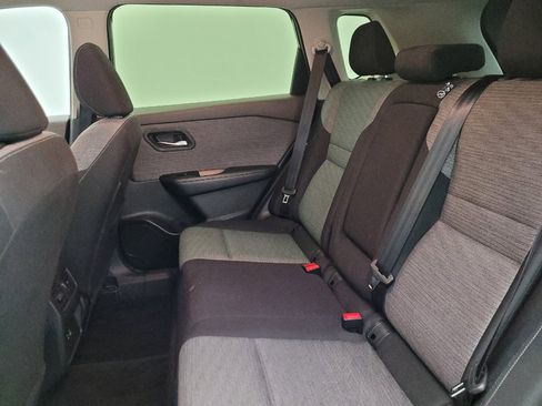 Used 2023 Nissan Rogue SV FWD image 18