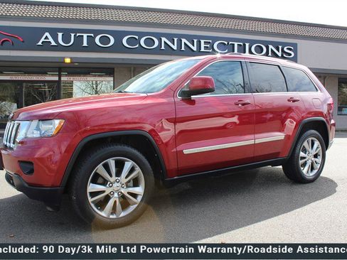 Used 2013 Jeep Grand Cherokee Laredo AWD/4WD image 1