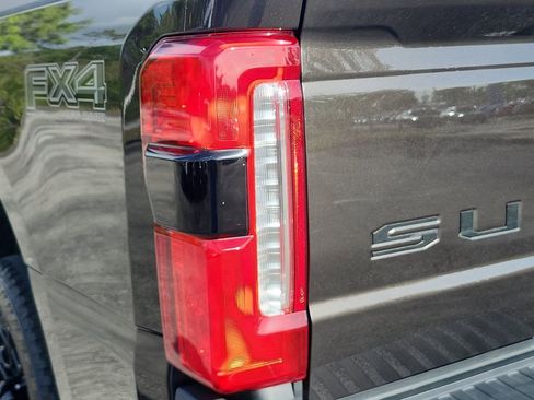 Used 2024 Ford F250 Lariat w/ Black Appearance Package AWD/4WD image 15